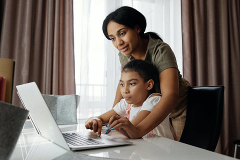 parents selecting the right robots for kids