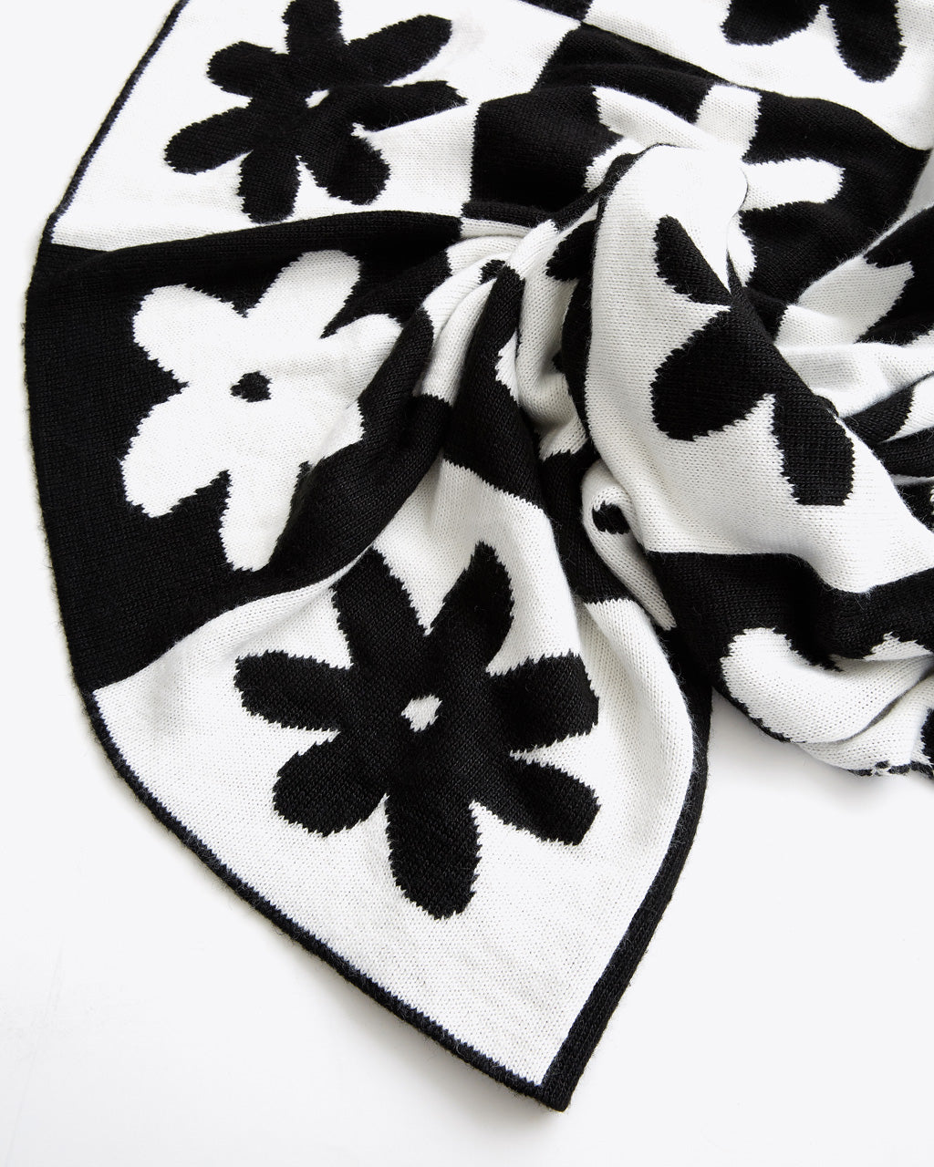 Heidi Throw Blanket Black Daisy Check By Lisa Says Gah Throw Blanket Bando