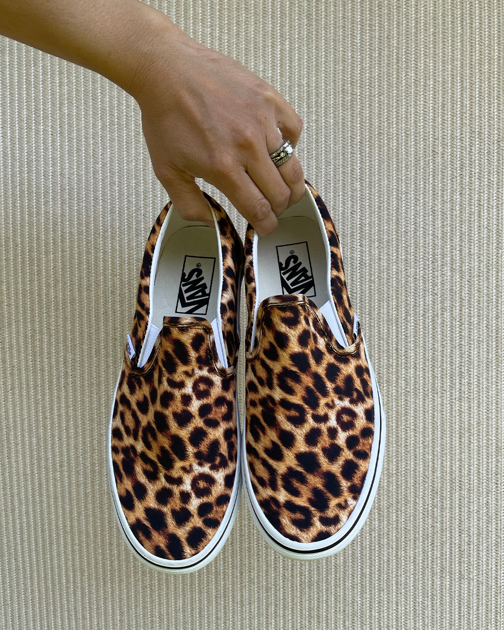 Bevægelse Opdatering Anstændig Classic Slip-Ons Leopard - Black/True White by vans - shoes - ban.do