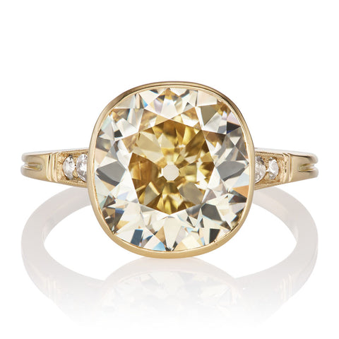 GOLD COLORED 5.03 CT DIAMOND RING SET IN 18 KT YELLOW GOLd