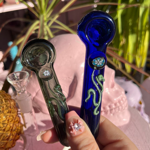 Pastel Rose Glass Pipe – Pirate Girl Smoke Boutique