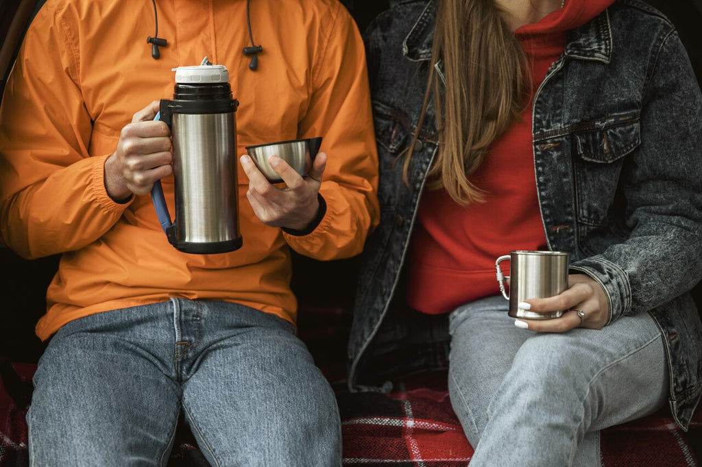 Enjoy coffee with vacuum flask