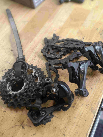 Dirty bicycle drive chain worn out