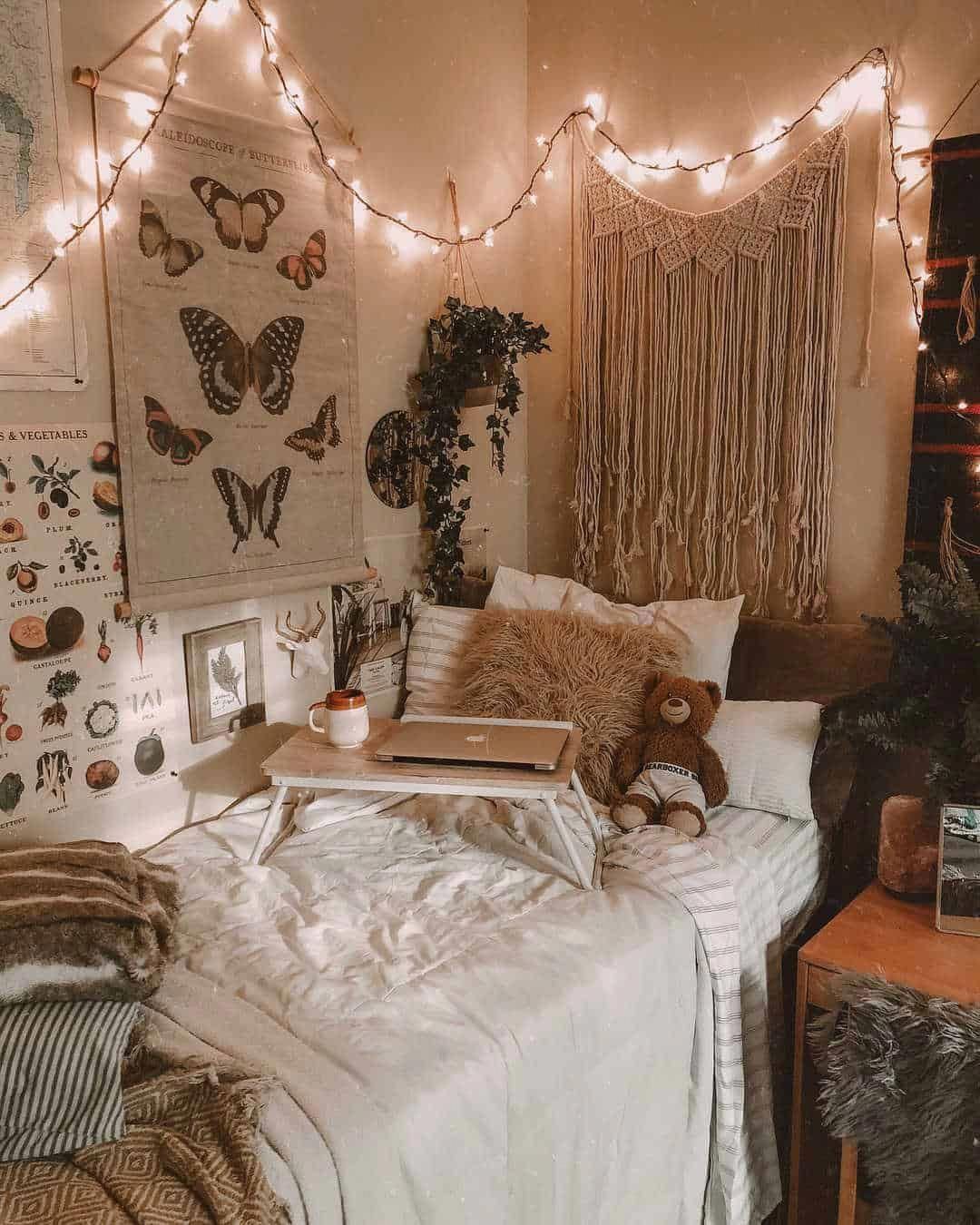 Teen bedroom with fairy lights for a magical touch