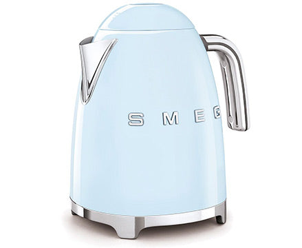 Front view of blue Smeg kettle