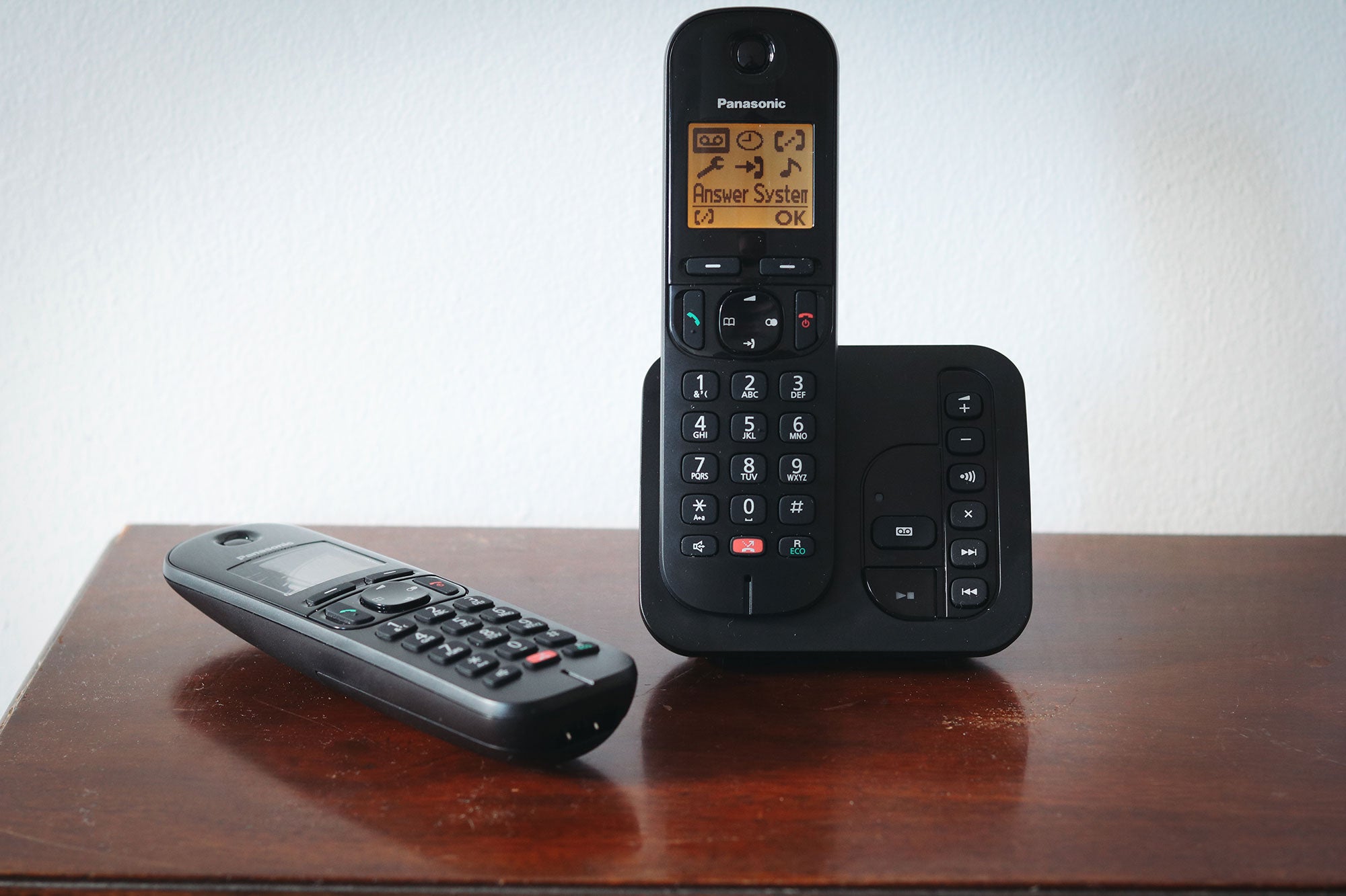 Panasonic KX-TGC260 Landline Phones