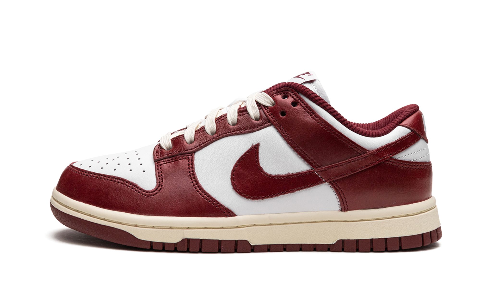 Wmns Nike Dunk Low Vintage Team Red