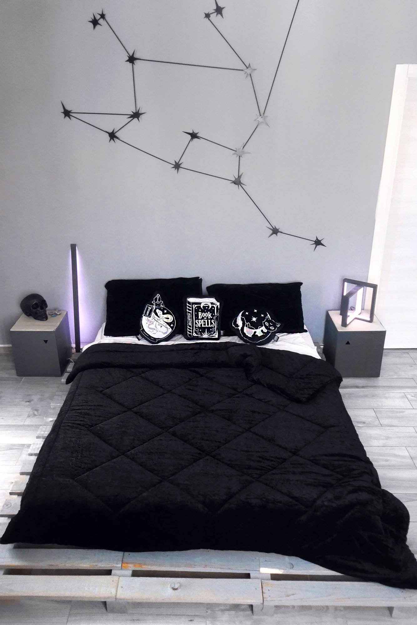 Black Velvet Comforter Set L Esquelet