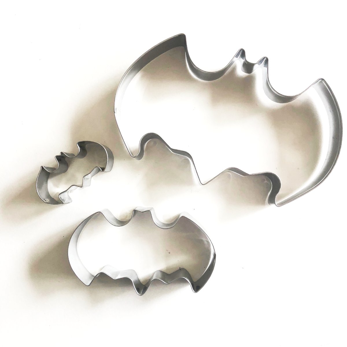 Batman symbol novelty cookie cutter – Six Things Shop Australia