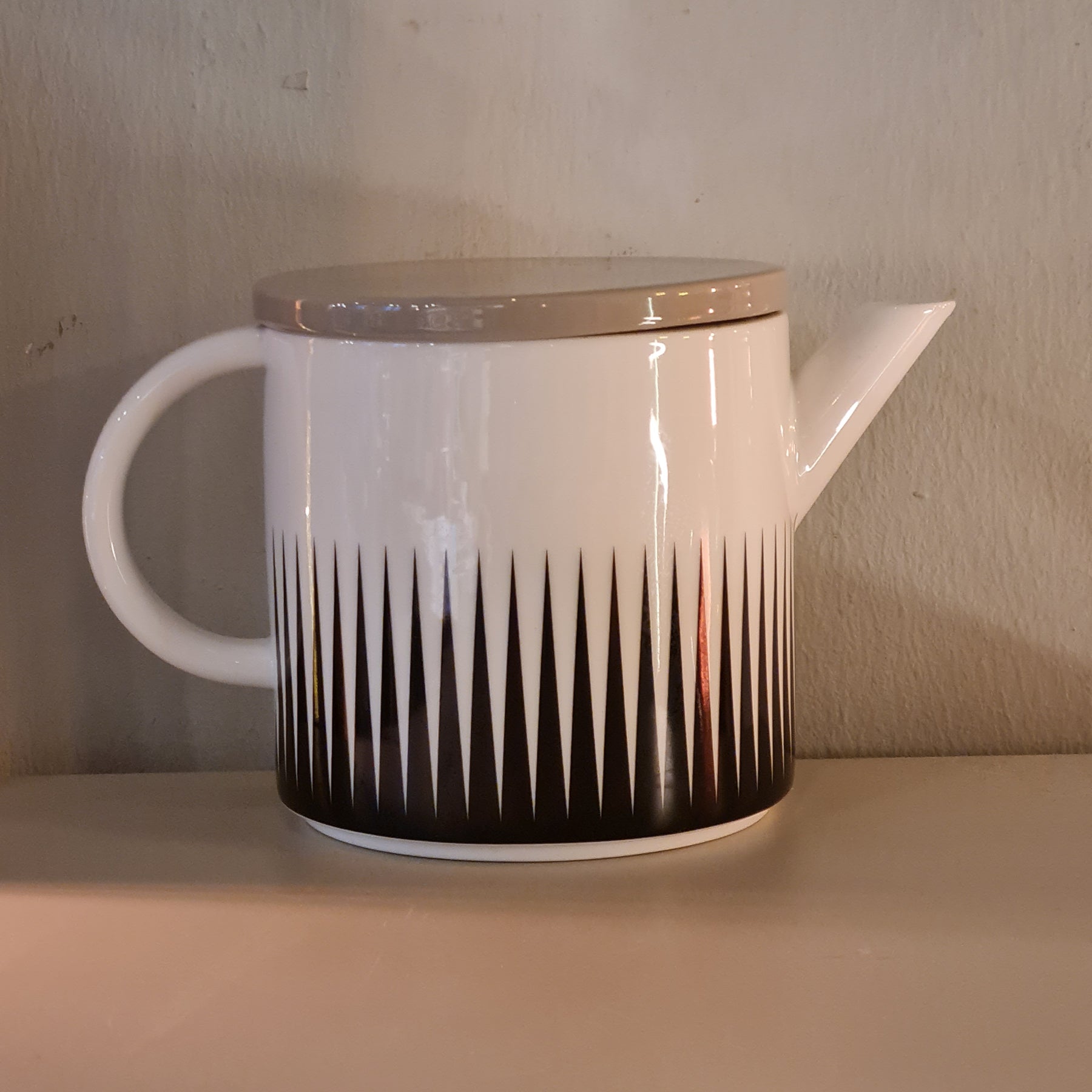 films baan Ver weg Ceramic Tea Pot by Ferm Living – Cat Socrates Online