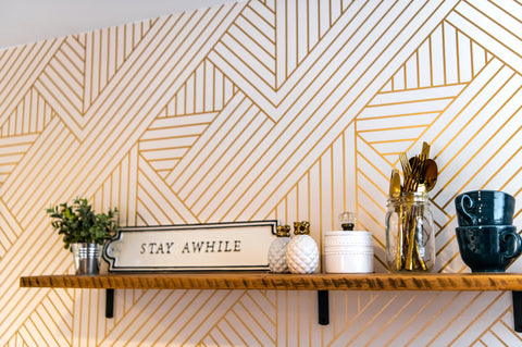 Gold strip geometric wallpaper