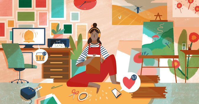 Ilustração de uma mulher sentada no chão ao lado de sua mesa, em um ambiente colorido, navegando na internet para encontrar maneiras de aumentar o tráfego para sua loja virtual.