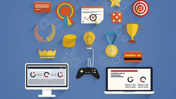 dois laptops e um console de videogame e vários elementos de gamificação aplicando a estratégia de gamificação no e-commerce