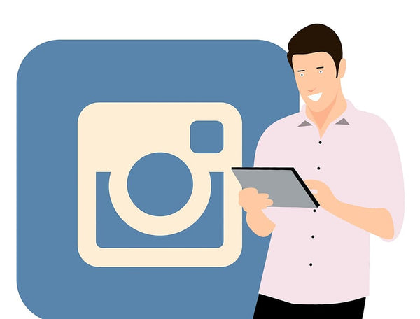 ilustração de homem olhando algo no tablet com logomarca do instagram grande ao fundo