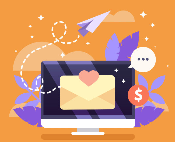 Ilustração de como criar uma newsletter para e-commerce mostra uma tela de computador com a imagem de um envelope amarelo e um coração rosa por cima do envelope. Ao redor da tela, há folhas e flores na cor roxa, além de um avião de papel, um balão de diálogos e um símbolo do cifrão.