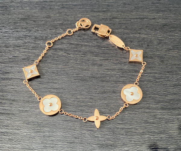 Shop Louis Vuitton Color blossom bb star bracelet (Q95538) by