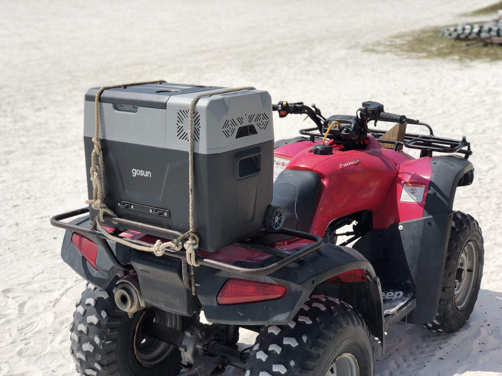 solar powered cooler bag