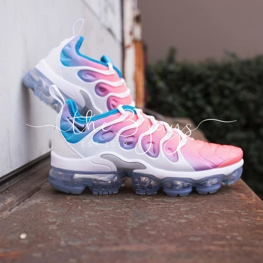 vapormax plus pink and blue