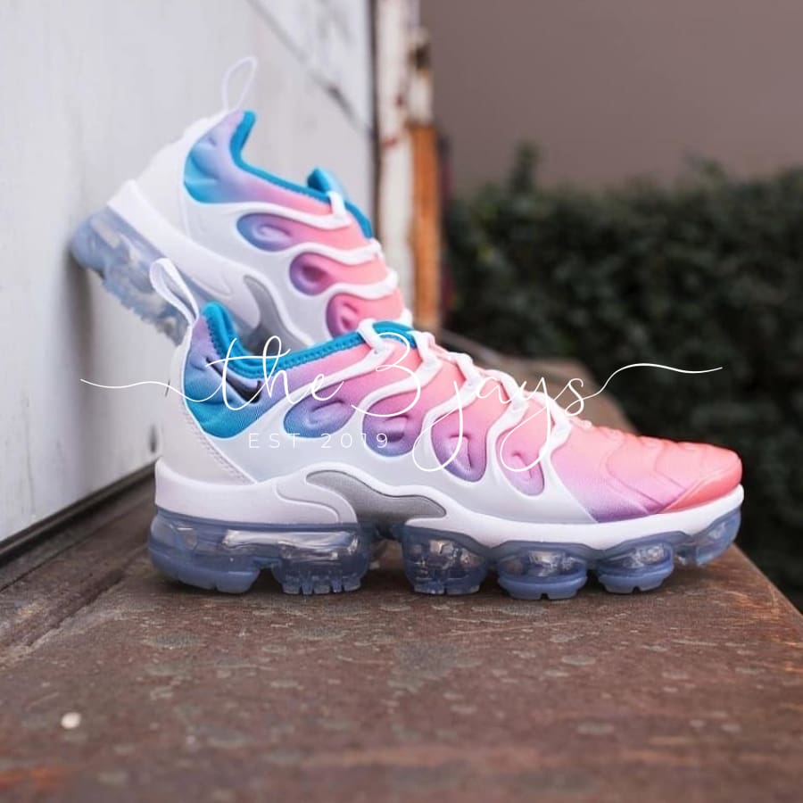 vapormax plus blue and pink