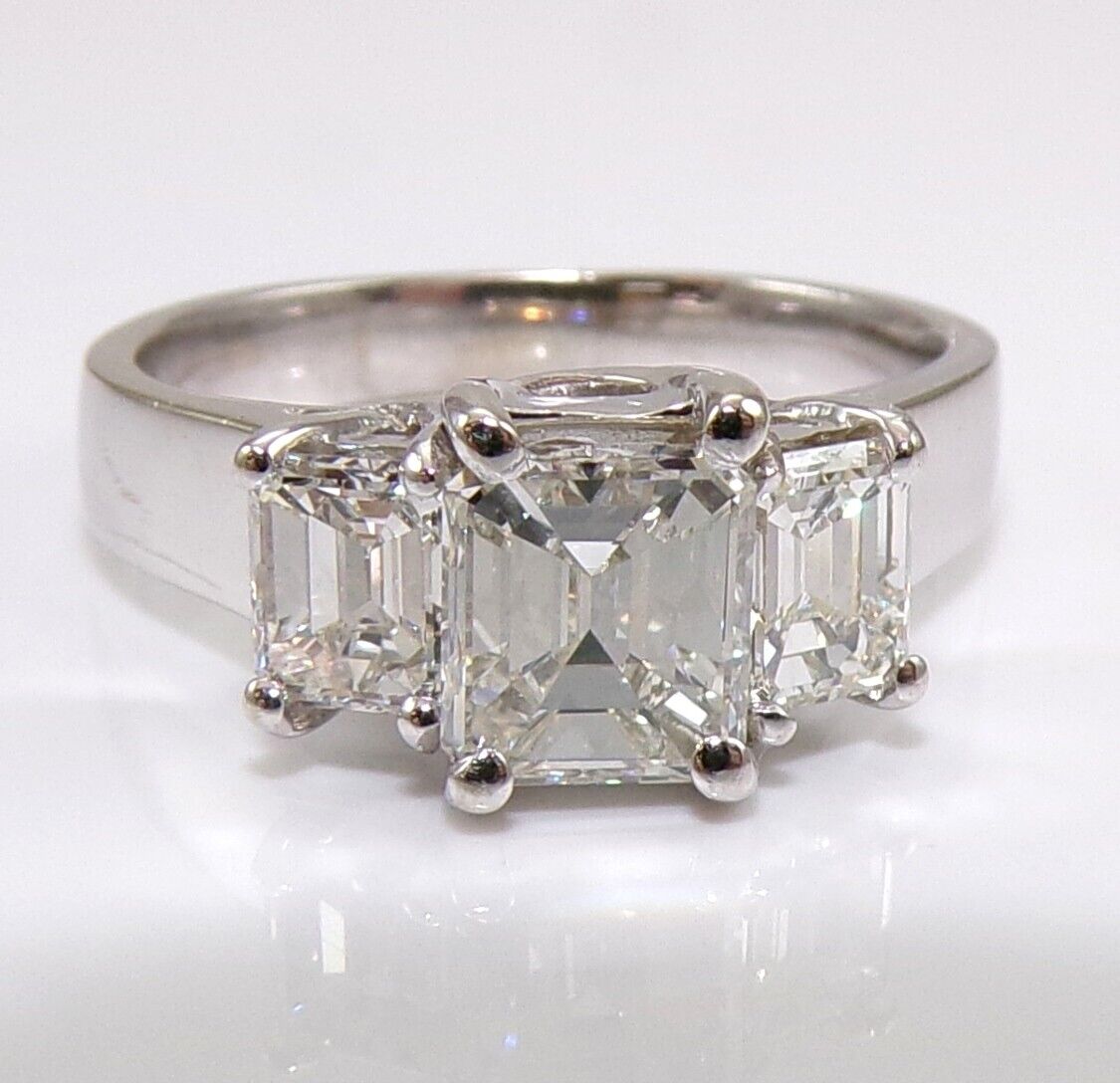 14K White Gold 2.00ctw 3 Emerald Cut Natural Diamond Ring Size 7 LNC2