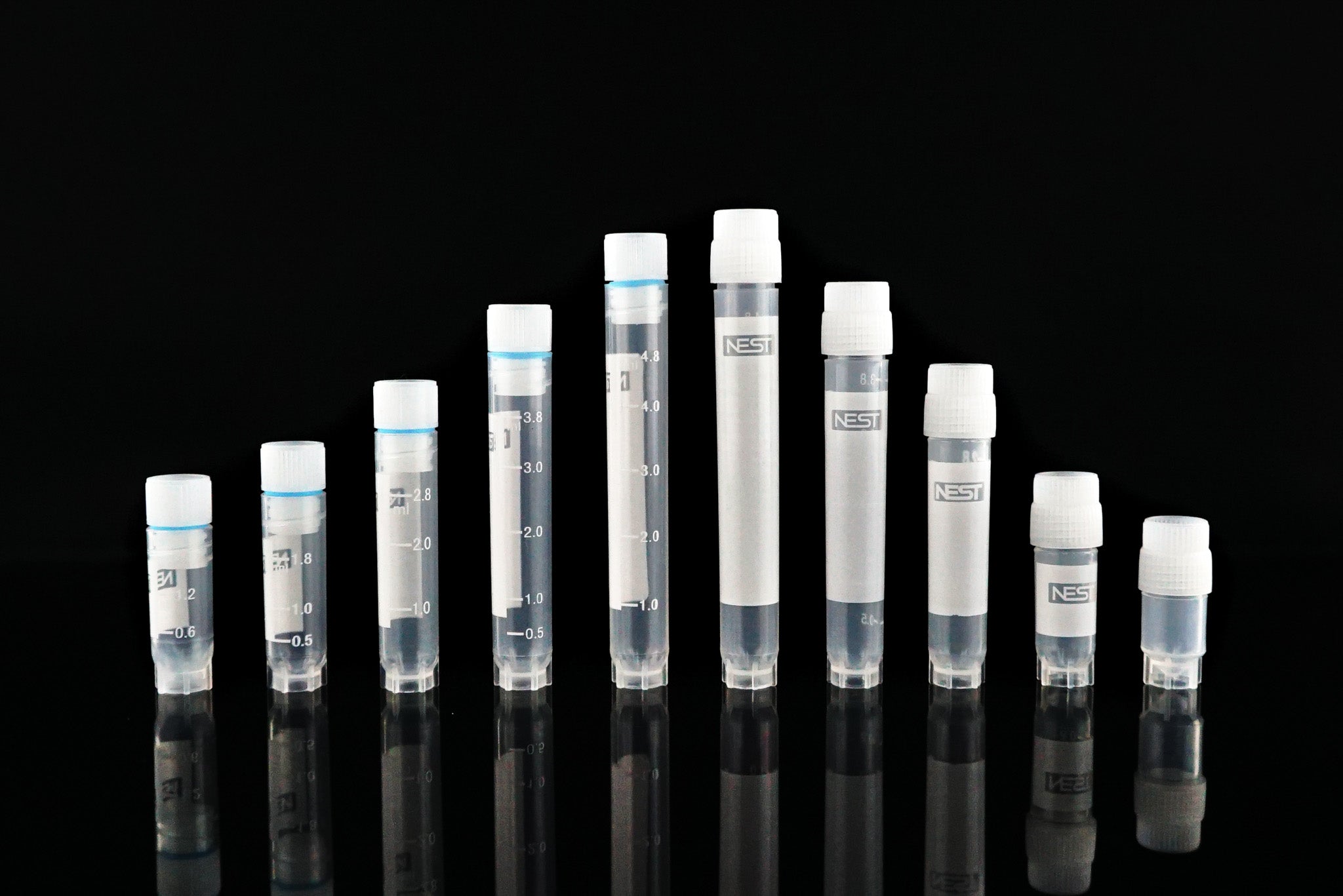 1.2 mL Cryogenic Vial, Self-Standing, Internal Thread, Sterile, 9*9/rack, 14 racks /cs, 1134 vials/cs