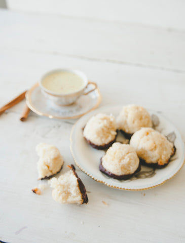 coconut macaroons with vegan eggnog