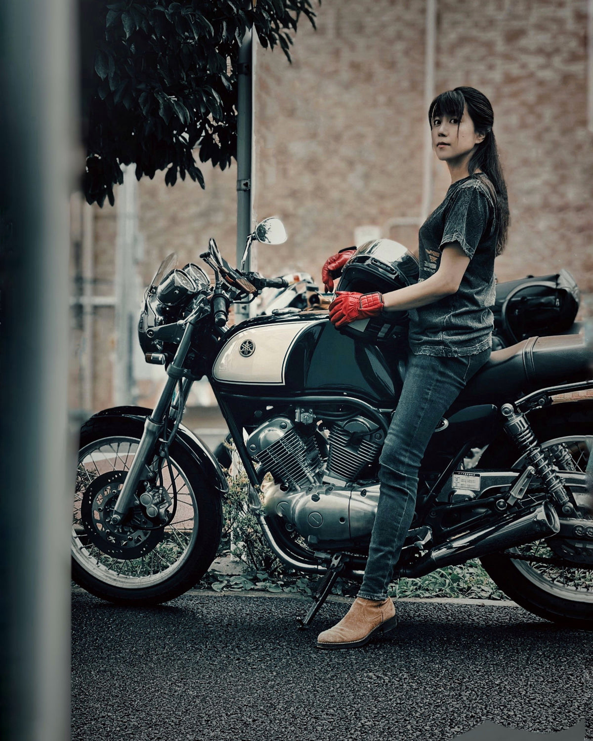 Short women can ride big motorcycles!