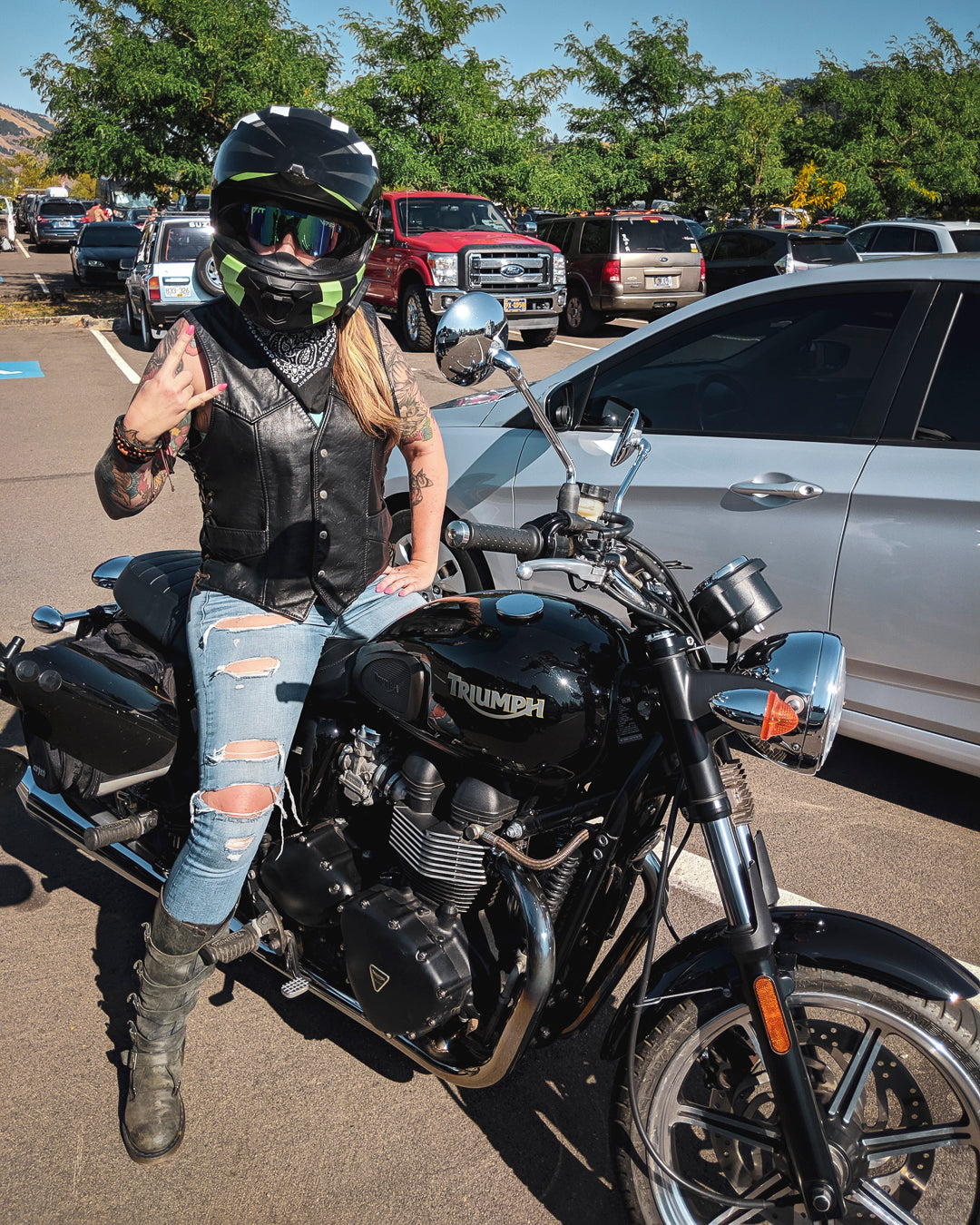 shauna on her triumph bonneville