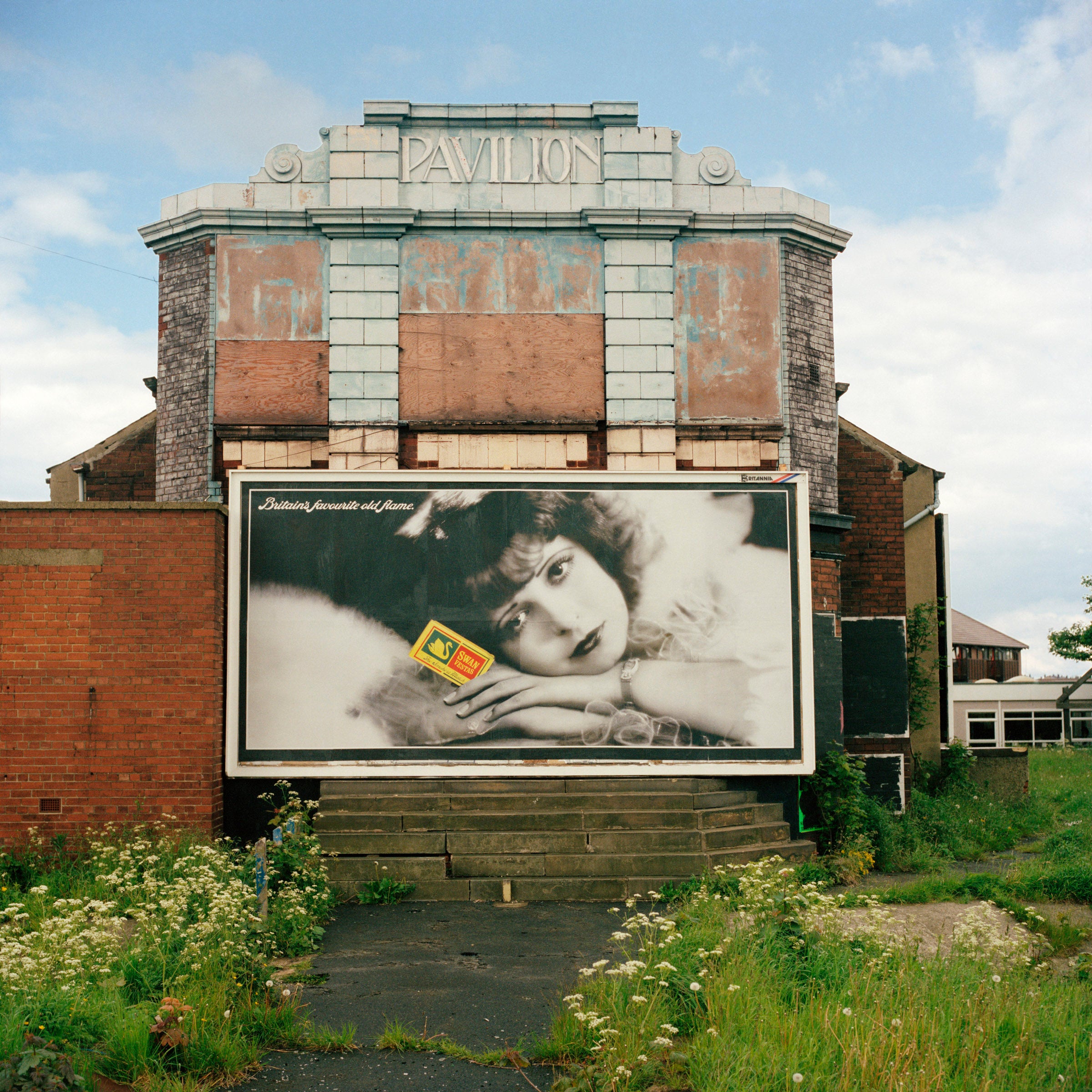 Billboard on the side of the Pavillion Cinema, Stanningly Road, Leeds, 1986