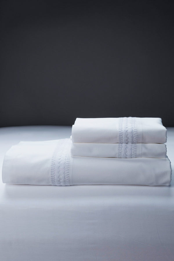 Liz Claiborne Superb Microcotton Bath Towels