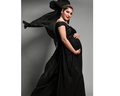 G501 (2), Gerua Black Maternity Shoot Infinity Long Trail Gown