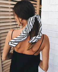 scarf_as_bun_holder_1