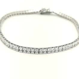 Luxus Page Bracelets Category.png__PID:30b8406a-acc2-46f3-8f36-0393fcca8a13