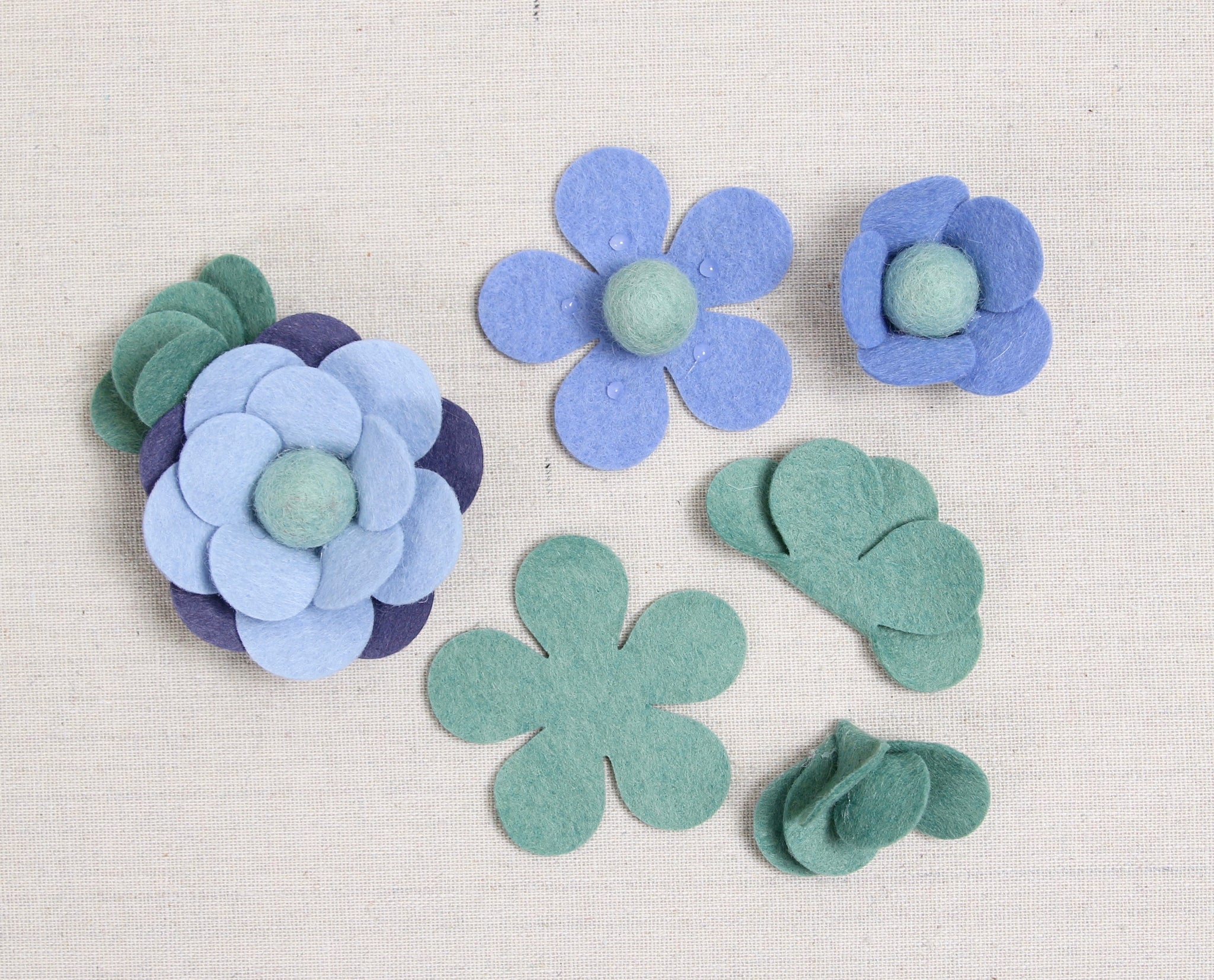 How to make felt flowers with your Cricut - Weekend Craft