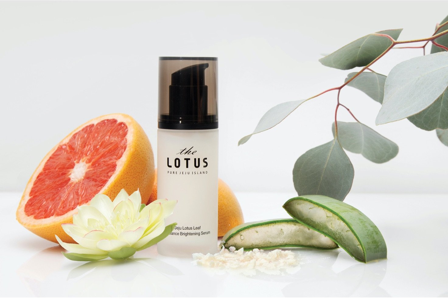 The pure lotus отзывы. The Lotus Jeju Lotus Leaf Brightening Serum. Экстракт лотоса. Экстракт лотоса для кожи. L104 Lotus Pure.