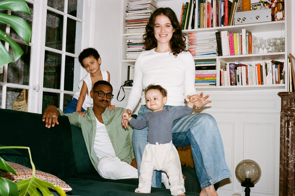 Portrait of Sarah, Georges and their children in their living room