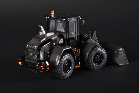 AT-Collections Volvo L60H "Black Edition" wheeled loader