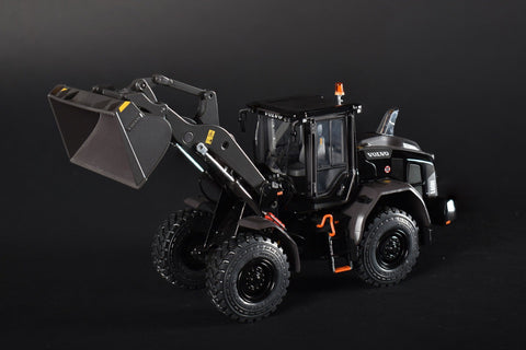 AT-Collections Volvo L60H "Black Edition" wheeled loader