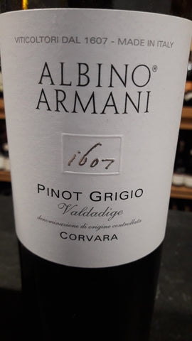 Albino Armani Pinot Grigio Corvara Valdadige Itália Branco 2018 – The Wine  Company Portugal - Chez Saroj & Janu - Komayo (Lisbon Causeway Trading, Lda)