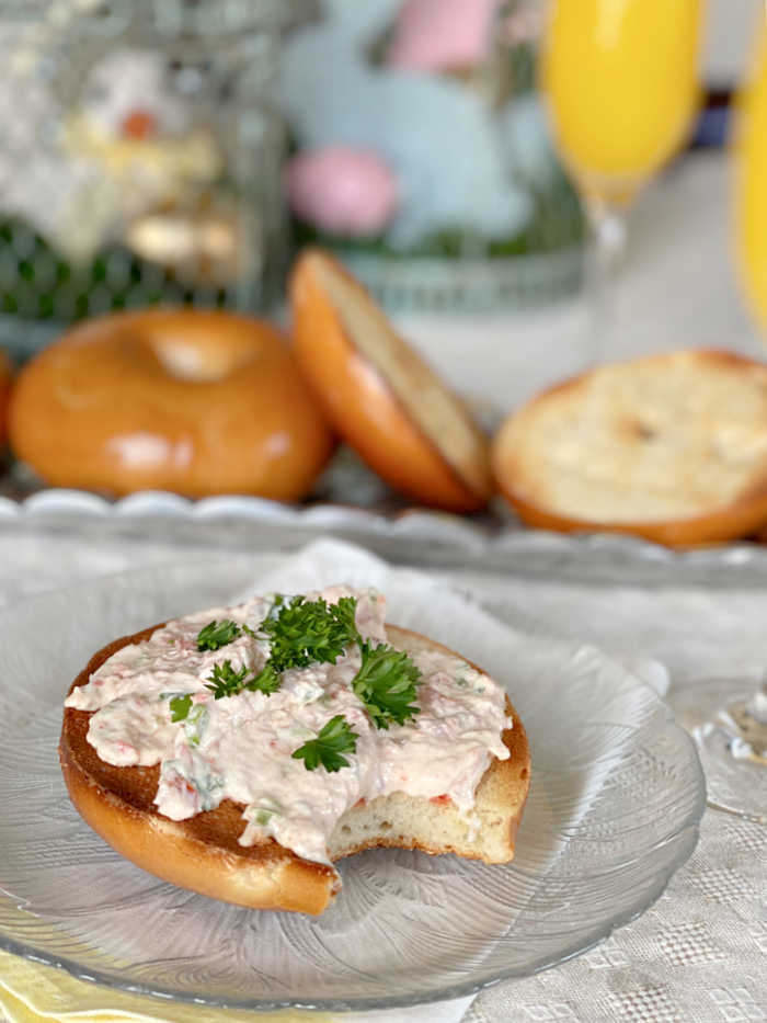 Jalapeno and creamy smoked salmon spread recipe is great for brunch, appetizers and party pot lucks. Try this easy to make and impressive dip and spread that tastes great on bread, crackers and with salad! #smokedsalmon #brunchrecipes