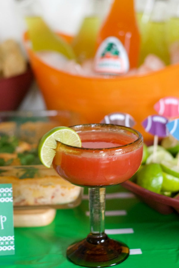 Bowl game fiesta party plan | How to host a Mexican fiesta | Host a taco bar | How to host a tostada bar | SatsumaDesignscom #college #football #fiesta