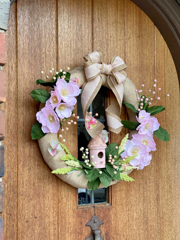 How to make a butterfly fairy garden wreath for spring. Here is a delightful way to welcome the season, butterflies and fairies into your home! Make this wreath with the kids for the best effect! #fairyhouse #wonderland #butterflygarden #polinators