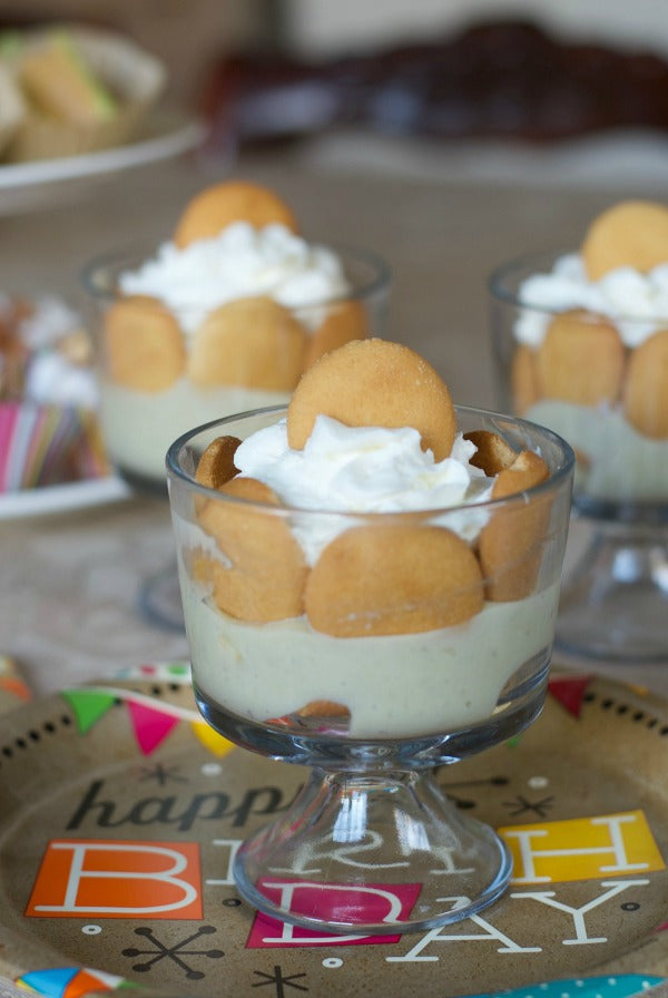 Click through to see how I planned and styled my retro birthday party bash | party planning ideas | SatsumaDesigns.com #retro #vintage