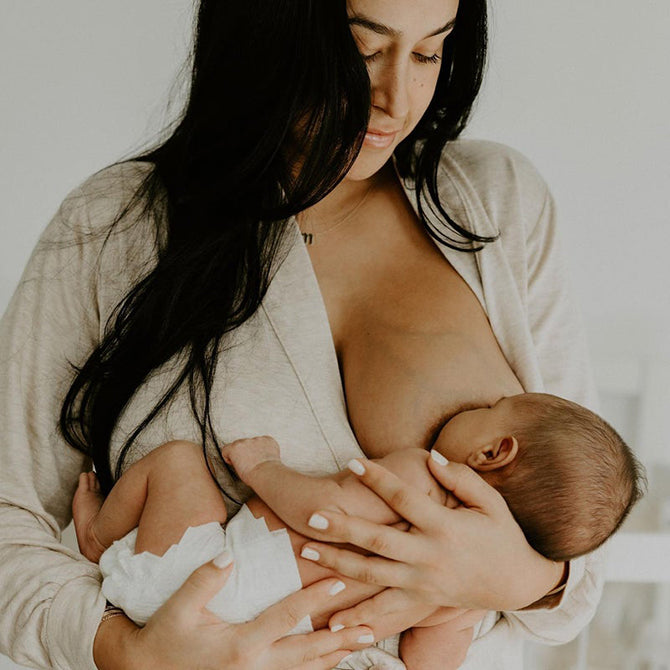 Mom on a baby feeding chart