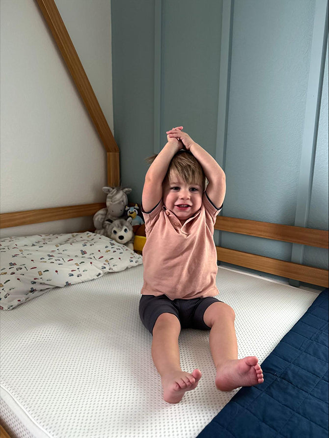 5 Signs Your Toddler Needs a Pillow on Their Bed
