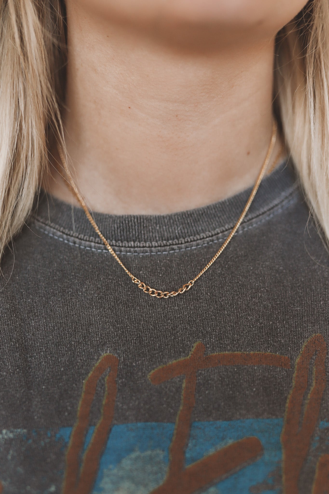 LITTLE CHAIN NECKLACE