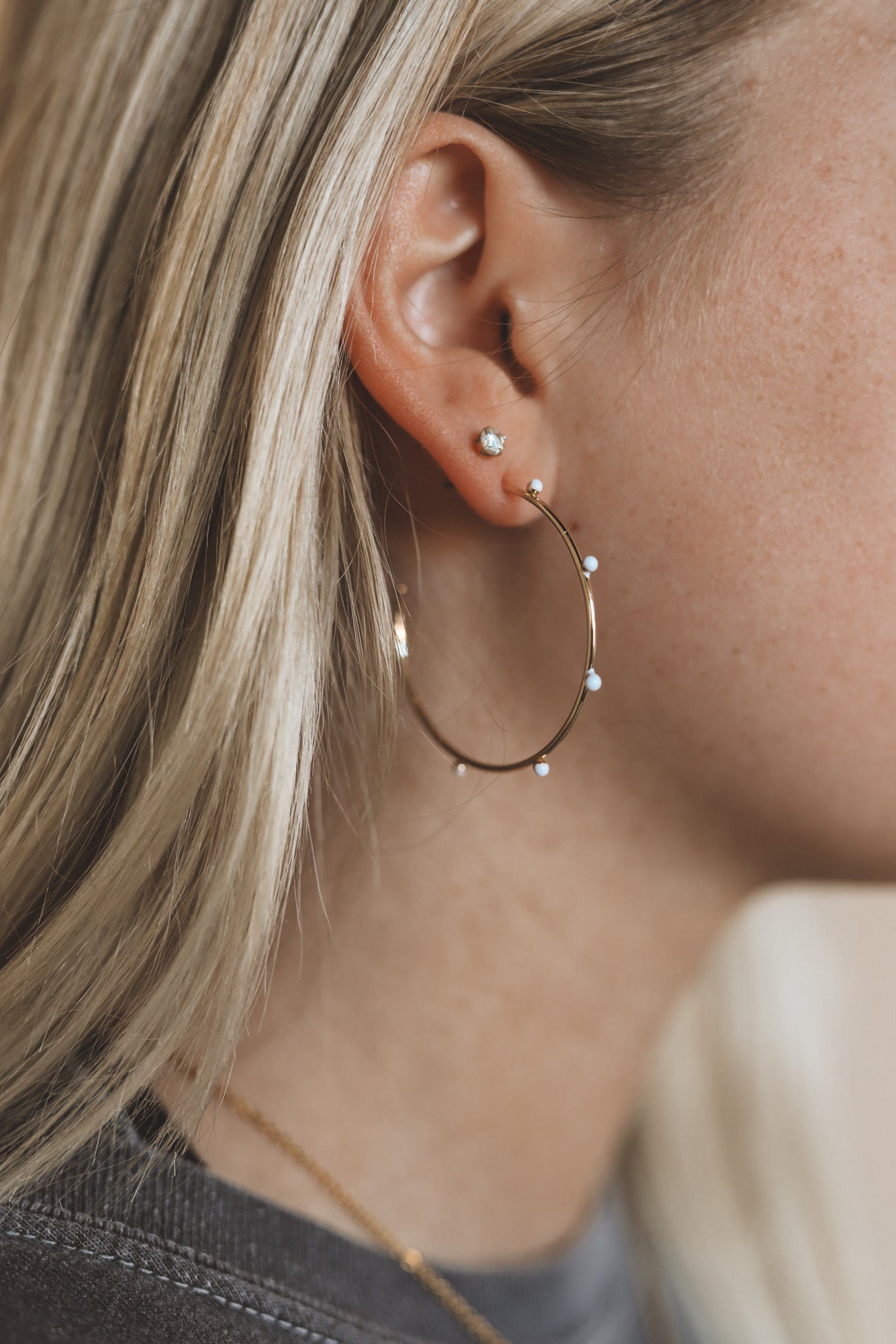 DELICATE STUDDED HOOPS