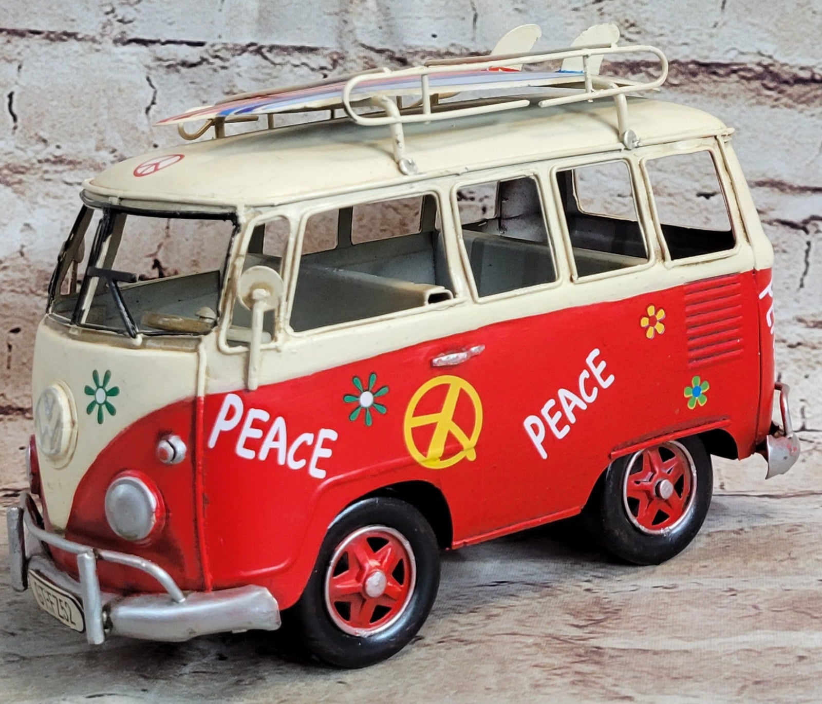 VW Bus Spardose Keramik im Love & Peace Design / Hippie-Design - K68