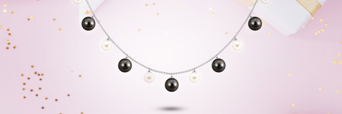 Follow The Neckline With Black Pearl Layered Necklace