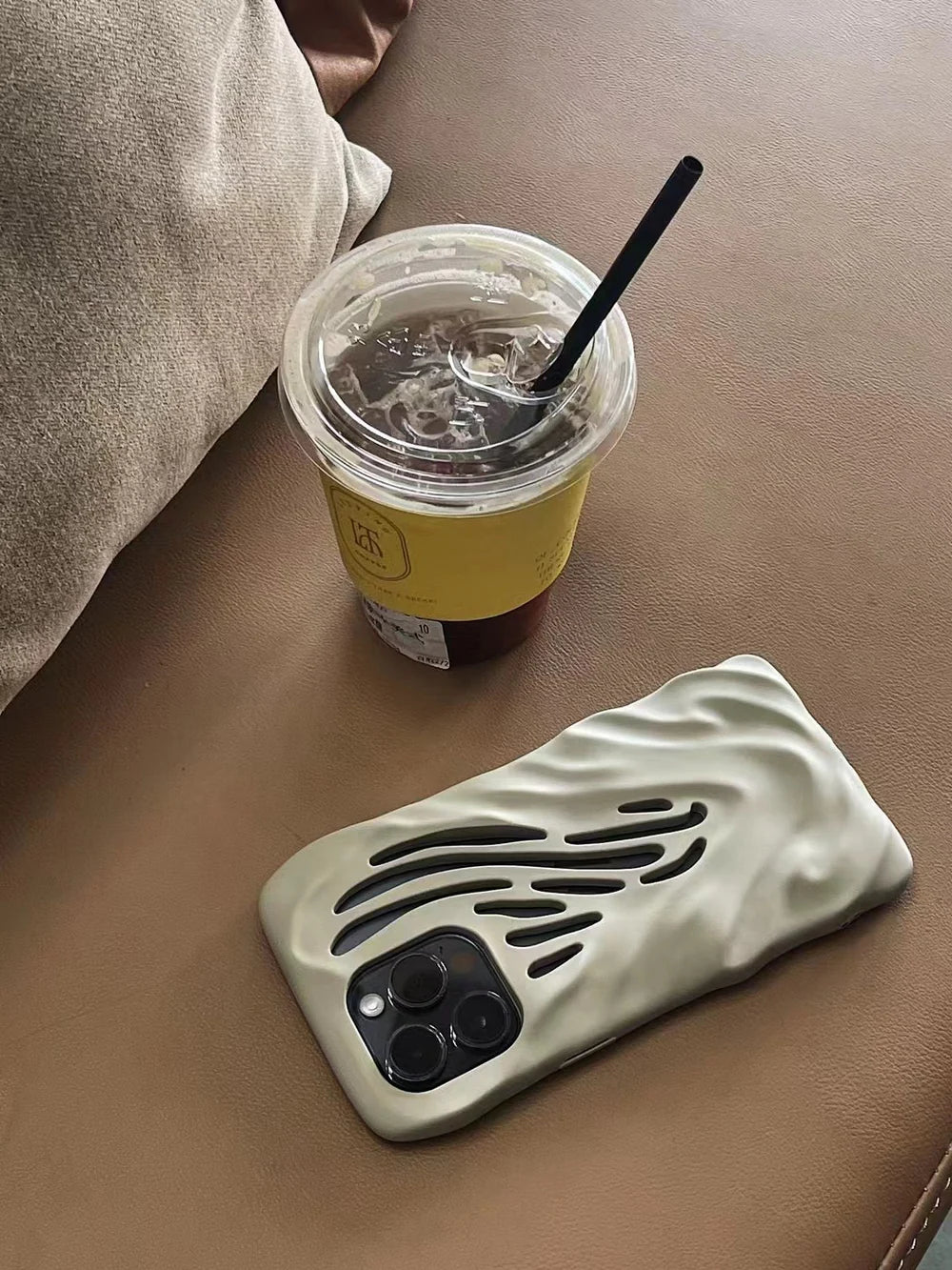 Side view highlighting the slim profile and precision cutouts of the Heat Dissipation Silicone Cover.